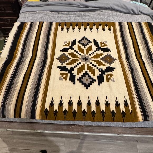 Vintage Hand Woven Native American Aztec Wall Hanging or Wool Rug Zapotec Rug - Picture 16 of 16